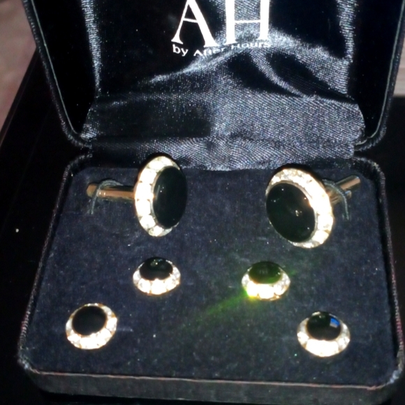 Cuff Links - Picture 2 of 4